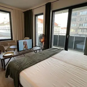  Apartmán Theatre